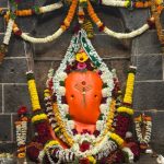 अंगारकी चतुर्थी निमित्ताने थेऊर येथे भाविकांची मोठी गर्दी.